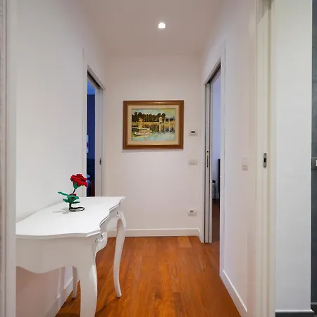 Guesthost - Gli Aquiloni - Steps From The Station *