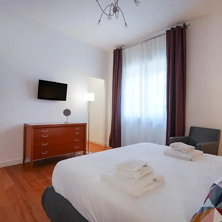 Guesthost - Gli Aquiloni - Steps From The Station Apartamento