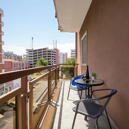 Guesthost - Gli Aquiloni - Steps From The Station Apartamento