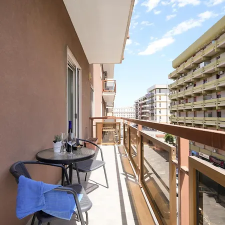 Guesthost - Gli Aquiloni - Steps From The Station Apartamento Bari