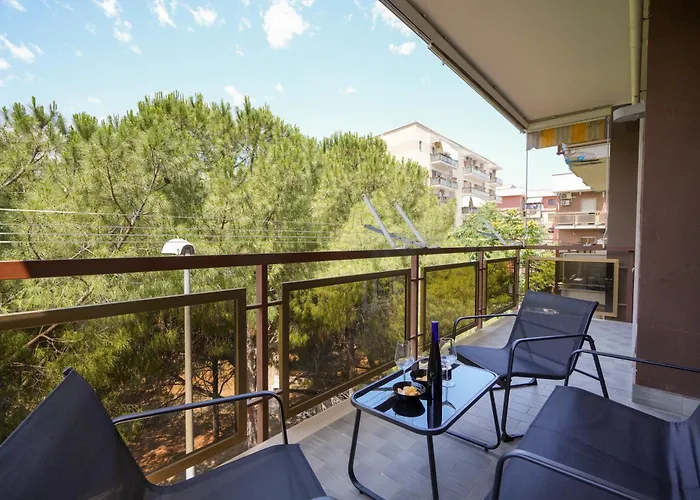 Guesthost - Gli Aquiloni - Steps From The Station Apartment *