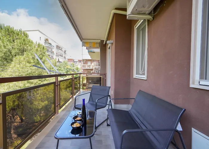 Apartment Guesthost - Gli Aquiloni - Steps From The Station Bari